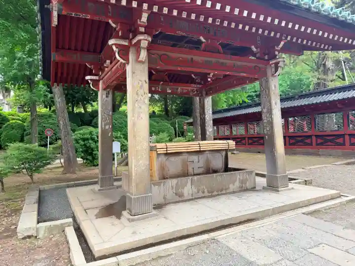 根津神社の{uncategorized: "未分類", other: "その他", undefined: "問題あり", building: "その他建物", grave: "お墓", sacred_gate: "鳥居", guardian: "狛犬", statue: "像", buddha: "仏像", history: "歴史", nature: "自然", garden: "庭園", animal: "動物", pagoda: "塔", temizu: "手水舎", mountain_gate: "山門・神門", sanctuary: "本殿・本堂", subordinate: "末社・摂社", art: "芸術", scenery: "景色", jizo: "地蔵", ema: "絵馬", goshuin: "御朱印", omikuji: "おみくじ", items: "授与品その他", amulet: "お守り", goshuincho: "御朱印帳", eats: "食事", festival: "お祭り", votive_dance: "神楽", shichigosan: "七五三参", wedding: "結婚式", experience: "体験その他", initially: "初詣", around: "周辺", anti_infection: "感染症対策"}