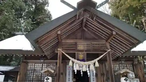 神明社の本殿