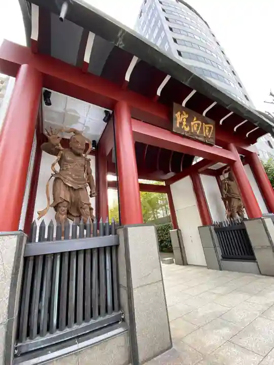 回向院の山門・神門