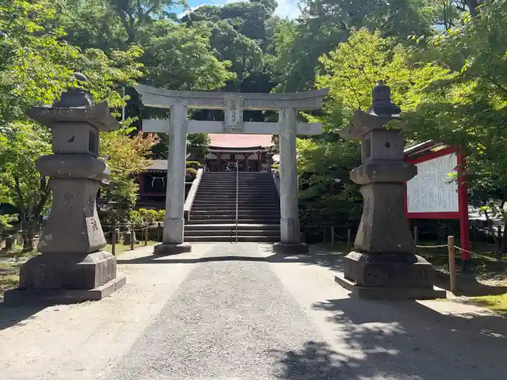 鹿児島神社の{uncategorized: "未分類", other: "その他", undefined: "問題あり", building: "その他建物", grave: "お墓", sacred_gate: "鳥居", guardian: "狛犬", statue: "像", buddha: "仏像", history: "歴史", nature: "自然", garden: "庭園", animal: "動物", pagoda: "塔", temizu: "手水舎", mountain_gate: "山門・神門", sanctuary: "本殿・本堂", subordinate: "末社・摂社", art: "芸術", scenery: "景色", jizo: "地蔵", ema: "絵馬", goshuin: "御朱印", omikuji: "おみくじ", items: "授与品その他", amulet: "お守り", goshuincho: "御朱印帳", eats: "食事", festival: "お祭り", votive_dance: "神楽", shichigosan: "七五三参", wedding: "結婚式", experience: "体験その他", initially: "初詣", around: "周辺", anti_infection: "感染症対策"}