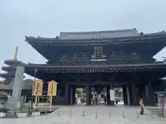 川崎大師（平間寺）の山門