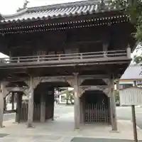 豊川閣 妙厳寺の山門・神門