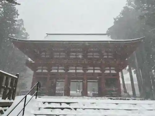 壇上伽藍の{uncategorized: "未分類", other: "その他", undefined: "問題あり", building: "その他建物", grave: "お墓", sacred_gate: "鳥居", guardian: "狛犬", statue: "像", buddha: "仏像", history: "歴史", nature: "自然", garden: "庭園", animal: "動物", pagoda: "塔", temizu: "手水舎", mountain_gate: "山門・神門", sanctuary: "本殿・本堂", subordinate: "末社・摂社", art: "芸術", scenery: "景色", jizo: "地蔵", ema: "絵馬", goshuin: "御朱印", omikuji: "おみくじ", items: "授与品その他", amulet: "お守り", goshuincho: "御朱印帳", eats: "食事", festival: "お祭り", votive_dance: "神楽", shichigosan: "七五三参", wedding: "結婚式", experience: "体験その他", initially: "初詣", around: "周辺", anti_infection: "感染症対策"}