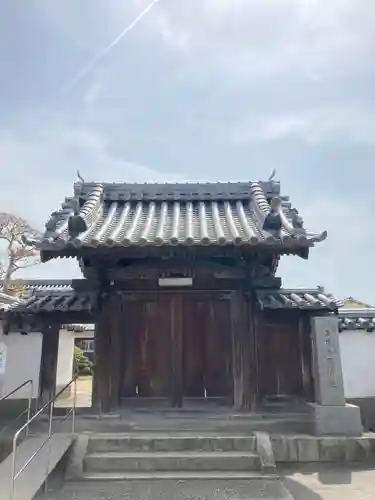 威徳院の山門・神門