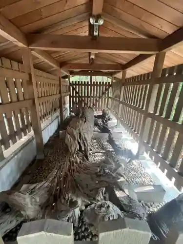 自凝島神社の{uncategorized: "未分類", other: "その他", undefined: "問題あり", building: "その他建物", grave: "お墓", sacred_gate: "鳥居", guardian: "狛犬", statue: "像", buddha: "仏像", history: "歴史", nature: "自然", garden: "庭園", animal: "動物", pagoda: "塔", temizu: "手水舎", mountain_gate: "山門・神門", sanctuary: "本殿・本堂", subordinate: "末社・摂社", art: "芸術", scenery: "景色", jizo: "地蔵", ema: "絵馬", goshuin: "御朱印", omikuji: "おみくじ", items: "授与品その他", amulet: "お守り", goshuincho: "御朱印帳", eats: "食事", festival: "お祭り", votive_dance: "神楽", shichigosan: "七五三参", wedding: "結婚式", experience: "体験その他", initially: "初詣", around: "周辺", anti_infection: "感染症対策"}