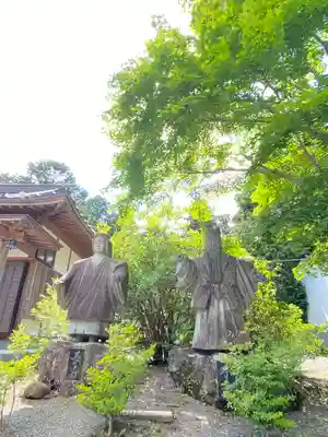 冨士御室浅間神社の像