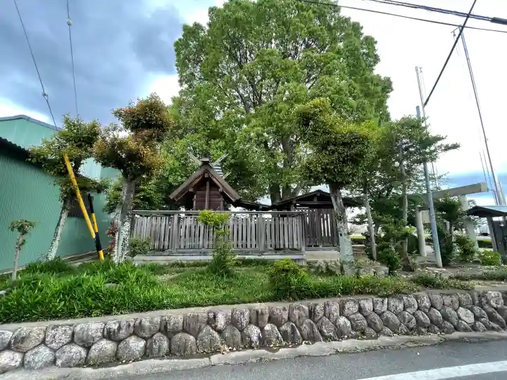 野村神社の{uncategorized: "未分類", other: "その他", undefined: "問題あり", building: "その他建物", grave: "お墓", sacred_gate: "鳥居", guardian: "狛犬", statue: "像", buddha: "仏像", history: "歴史", nature: "自然", garden: "庭園", animal: "動物", pagoda: "塔", temizu: "手水舎", mountain_gate: "山門・神門", sanctuary: "本殿・本堂", subordinate: "末社・摂社", art: "芸術", scenery: "景色", jizo: "地蔵", ema: "絵馬", goshuin: "御朱印", omikuji: "おみくじ", items: "授与品その他", amulet: "お守り", goshuincho: "御朱印帳", eats: "食事", festival: "お祭り", votive_dance: "神楽", shichigosan: "七五三参", wedding: "結婚式", experience: "体験その他", initially: "初詣", around: "周辺", anti_infection: "感染症対策"}