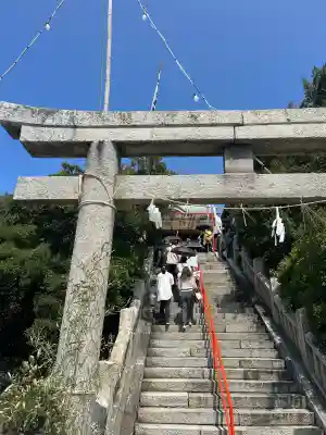 津嶋神社の{uncategorized: "未分類", other: "その他", undefined: "問題あり", building: "その他建物", grave: "お墓", sacred_gate: "鳥居", guardian: "狛犬", statue: "像", buddha: "仏像", history: "歴史", nature: "自然", garden: "庭園", animal: "動物", pagoda: "塔", temizu: "手水舎", mountain_gate: "山門・神門", sanctuary: "本殿・本堂", subordinate: "末社・摂社", art: "芸術", scenery: "景色", jizo: "地蔵", ema: "絵馬", goshuin: "御朱印", omikuji: "おみくじ", items: "授与品その他", amulet: "お守り", goshuincho: "御朱印帳", eats: "食事", festival: "お祭り", votive_dance: "神楽", shichigosan: "七五三参", wedding: "結婚式", experience: "体験その他", initially: "初詣", around: "周辺", anti_infection: "感染症対策"}