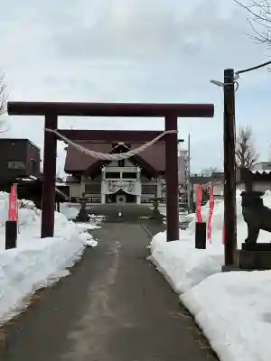 苗穂神社の{uncategorized: "未分類", other: "その他", undefined: "問題あり", building: "その他建物", grave: "お墓", sacred_gate: "鳥居", guardian: "狛犬", statue: "像", buddha: "仏像", history: "歴史", nature: "自然", garden: "庭園", animal: "動物", pagoda: "塔", temizu: "手水舎", mountain_gate: "山門・神門", sanctuary: "本殿・本堂", subordinate: "末社・摂社", art: "芸術", scenery: "景色", jizo: "地蔵", ema: "絵馬", goshuin: "御朱印", omikuji: "おみくじ", items: "授与品その他", amulet: "お守り", goshuincho: "御朱印帳", eats: "食事", festival: "お祭り", votive_dance: "神楽", shichigosan: "七五三参", wedding: "結婚式", experience: "体験その他", initially: "初詣", around: "周辺", anti_infection: "感染症対策"}