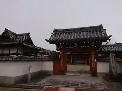 上行寺の山門