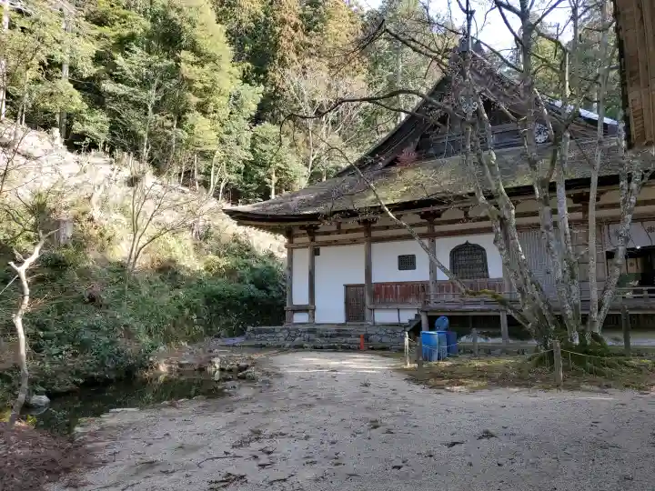 百済寺の{uncategorized: "未分類", other: "その他", undefined: "問題あり", building: "その他建物", grave: "お墓", sacred_gate: "鳥居", guardian: "狛犬", statue: "像", buddha: "仏像", history: "歴史", nature: "自然", garden: "庭園", animal: "動物", pagoda: "塔", temizu: "手水舎", mountain_gate: "山門・神門", sanctuary: "本殿・本堂", subordinate: "末社・摂社", art: "芸術", scenery: "景色", jizo: "地蔵", ema: "絵馬", goshuin: "御朱印", omikuji: "おみくじ", items: "授与品その他", amulet: "お守り", goshuincho: "御朱印帳", eats: "食事", festival: "お祭り", votive_dance: "神楽", shichigosan: "七五三参", wedding: "結婚式", experience: "体験その他", initially: "初詣", around: "周辺", anti_infection: "感染症対策"}