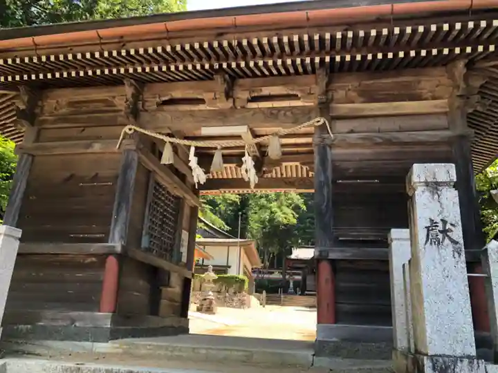 御形神社の山門・神門