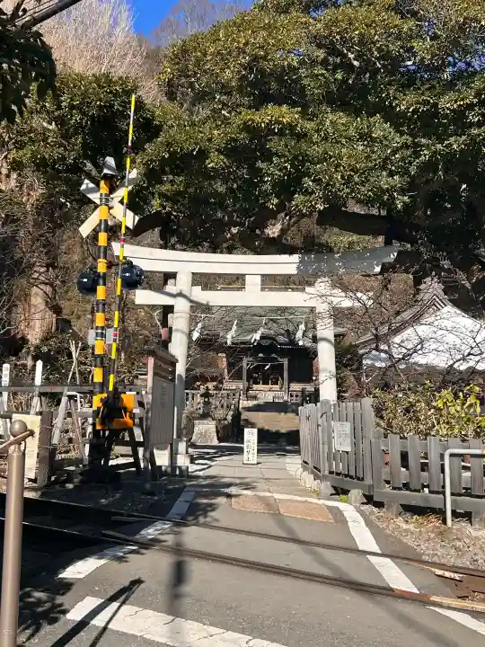 御霊神社の{uncategorized: "未分類", other: "その他", undefined: "問題あり", building: "その他建物", grave: "お墓", sacred_gate: "鳥居", guardian: "狛犬", statue: "像", buddha: "仏像", history: "歴史", nature: "自然", garden: "庭園", animal: "動物", pagoda: "塔", temizu: "手水舎", mountain_gate: "山門・神門", sanctuary: "本殿・本堂", subordinate: "末社・摂社", art: "芸術", scenery: "景色", jizo: "地蔵", ema: "絵馬", goshuin: "御朱印", omikuji: "おみくじ", items: "授与品その他", amulet: "お守り", goshuincho: "御朱印帳", eats: "食事", festival: "お祭り", votive_dance: "神楽", shichigosan: "七五三参", wedding: "結婚式", experience: "体験その他", initially: "初詣", around: "周辺", anti_infection: "感染症対策"}