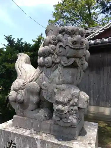 白山神社の{uncategorized: "未分類", other: "その他", undefined: "問題あり", building: "その他建物", grave: "お墓", sacred_gate: "鳥居", guardian: "狛犬", statue: "像", buddha: "仏像", history: "歴史", nature: "自然", garden: "庭園", animal: "動物", pagoda: "塔", temizu: "手水舎", mountain_gate: "山門・神門", sanctuary: "本殿・本堂", subordinate: "末社・摂社", art: "芸術", scenery: "景色", jizo: "地蔵", ema: "絵馬", goshuin: "御朱印", omikuji: "おみくじ", items: "授与品その他", amulet: "お守り", goshuincho: "御朱印帳", eats: "食事", festival: "お祭り", votive_dance: "神楽", shichigosan: "七五三参", wedding: "結婚式", experience: "体験その他", initially: "初詣", around: "周辺", anti_infection: "感染症対策"}