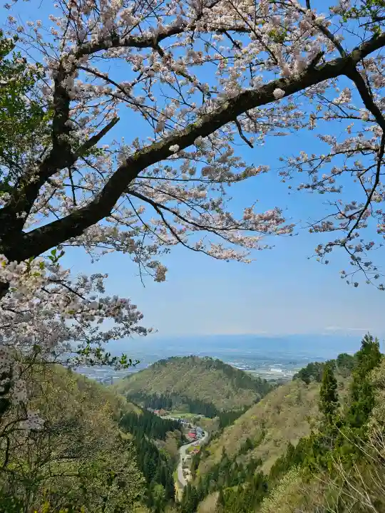 若松寺の{uncategorized: "未分類", other: "その他", undefined: "問題あり", building: "その他建物", grave: "お墓", sacred_gate: "鳥居", guardian: "狛犬", statue: "像", buddha: "仏像", history: "歴史", nature: "自然", garden: "庭園", animal: "動物", pagoda: "塔", temizu: "手水舎", mountain_gate: "山門・神門", sanctuary: "本殿・本堂", subordinate: "末社・摂社", art: "芸術", scenery: "景色", jizo: "地蔵", ema: "絵馬", goshuin: "御朱印", omikuji: "おみくじ", items: "授与品その他", amulet: "お守り", goshuincho: "御朱印帳", eats: "食事", festival: "お祭り", votive_dance: "神楽", shichigosan: "七五三参", wedding: "結婚式", experience: "体験その他", initially: "初詣", around: "周辺", anti_infection: "感染症対策"}