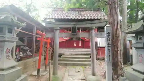 栗川稲荷神社の鳥居