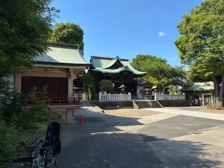 桐ヶ谷氷川神社の{uncategorized: "未分類", other: "その他", undefined: "問題あり", building: "その他建物", grave: "お墓", sacred_gate: "鳥居", guardian: "狛犬", statue: "像", buddha: "仏像", history: "歴史", nature: "自然", garden: "庭園", animal: "動物", pagoda: "塔", temizu: "手水舎", mountain_gate: "山門・神門", sanctuary: "本殿・本堂", subordinate: "末社・摂社", art: "芸術", scenery: "景色", jizo: "地蔵", ema: "絵馬", goshuin: "御朱印", omikuji: "おみくじ", items: "授与品その他", amulet: "お守り", goshuincho: "御朱印帳", eats: "食事", festival: "お祭り", votive_dance: "神楽", shichigosan: "七五三参", wedding: "結婚式", experience: "体験その他", initially: "初詣", around: "周辺", anti_infection: "感染症対策"}