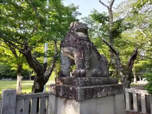 靜岡縣護國神社の狛犬