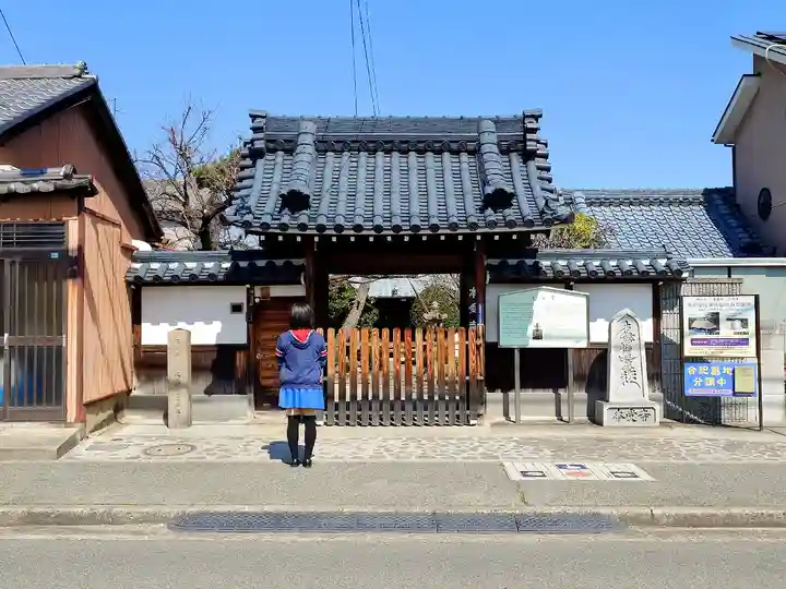 本受寺の山門・神門