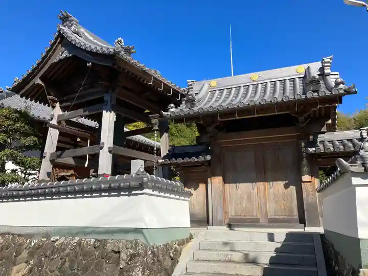 孝恩寺の山門・神門