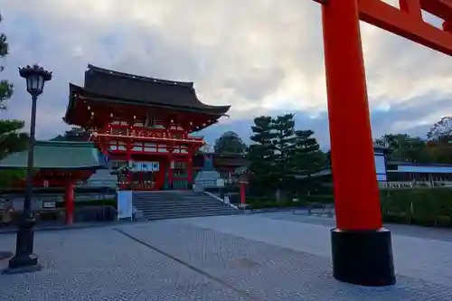 伏見稲荷大社の山門