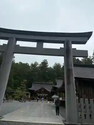 小國神社の{uncategorized: "未分類", other: "その他", undefined: "問題あり", building: "その他建物", grave: "お墓", sacred_gate: "鳥居", guardian: "狛犬", statue: "像", buddha: "仏像", history: "歴史", nature: "自然", garden: "庭園", animal: "動物", pagoda: "塔", temizu: "手水舎", mountain_gate: "山門・神門", sanctuary: "本殿・本堂", subordinate: "末社・摂社", art: "芸術", scenery: "景色", jizo: "地蔵", ema: "絵馬", goshuin: "御朱印", omikuji: "おみくじ", items: "授与品その他", amulet: "お守り", goshuincho: "御朱印帳", eats: "食事", festival: "お祭り", votive_dance: "神楽", shichigosan: "七五三参", wedding: "結婚式", experience: "体験その他", initially: "初詣", around: "周辺", anti_infection: "感染症対策"}