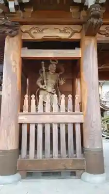 鉤取寺の像