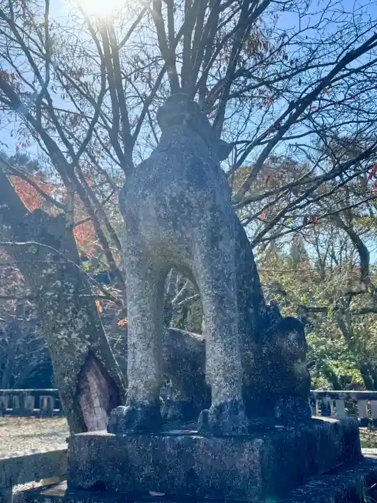 吉野神宮の{uncategorized: "未分類", other: "その他", undefined: "問題あり", building: "その他建物", grave: "お墓", sacred_gate: "鳥居", guardian: "狛犬", statue: "像", buddha: "仏像", history: "歴史", nature: "自然", garden: "庭園", animal: "動物", pagoda: "塔", temizu: "手水舎", mountain_gate: "山門・神門", sanctuary: "本殿・本堂", subordinate: "末社・摂社", art: "芸術", scenery: "景色", jizo: "地蔵", ema: "絵馬", goshuin: "御朱印", omikuji: "おみくじ", items: "授与品その他", amulet: "お守り", goshuincho: "御朱印帳", eats: "食事", festival: "お祭り", votive_dance: "神楽", shichigosan: "七五三参", wedding: "結婚式", experience: "体験その他", initially: "初詣", around: "周辺", anti_infection: "感染症対策"}