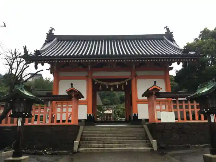 早吸日女神社の山門・神門