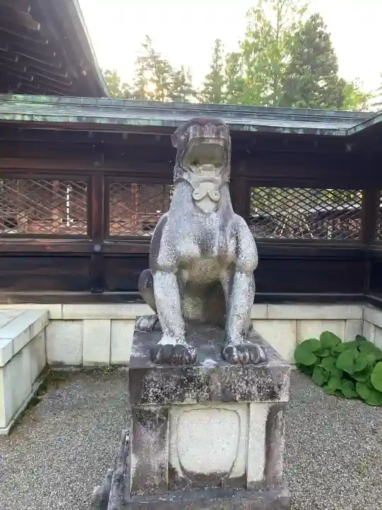 上杉神社の{uncategorized: "未分類", other: "その他", undefined: "問題あり", building: "その他建物", grave: "お墓", sacred_gate: "鳥居", guardian: "狛犬", statue: "像", buddha: "仏像", history: "歴史", nature: "自然", garden: "庭園", animal: "動物", pagoda: "塔", temizu: "手水舎", mountain_gate: "山門・神門", sanctuary: "本殿・本堂", subordinate: "末社・摂社", art: "芸術", scenery: "景色", jizo: "地蔵", ema: "絵馬", goshuin: "御朱印", omikuji: "おみくじ", items: "授与品その他", amulet: "お守り", goshuincho: "御朱印帳", eats: "食事", festival: "お祭り", votive_dance: "神楽", shichigosan: "七五三参", wedding: "結婚式", experience: "体験その他", initially: "初詣", around: "周辺", anti_infection: "感染症対策"}