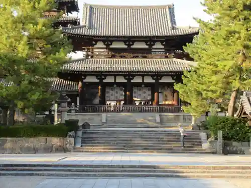 法隆寺の本殿