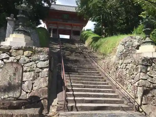 道成寺の山門