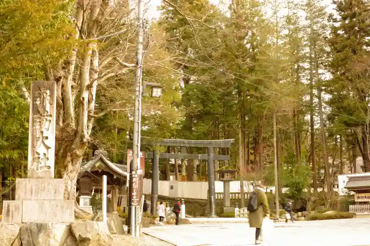 諏訪大社下社秋宮(長野県)