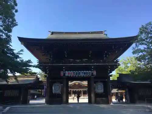 寒川神社の山門