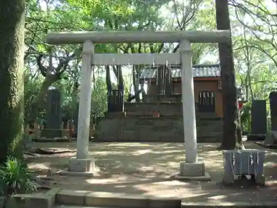 飯香岡八幡宮の鳥居