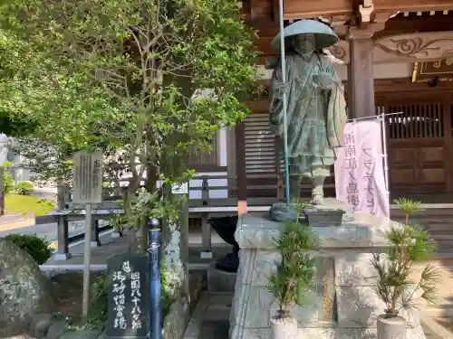 密蔵寺の{uncategorized: "未分類", other: "その他", undefined: "問題あり", building: "その他建物", grave: "お墓", sacred_gate: "鳥居", guardian: "狛犬", statue: "像", buddha: "仏像", history: "歴史", nature: "自然", garden: "庭園", animal: "動物", pagoda: "塔", temizu: "手水舎", mountain_gate: "山門・神門", sanctuary: "本殿・本堂", subordinate: "末社・摂社", art: "芸術", scenery: "景色", jizo: "地蔵", ema: "絵馬", goshuin: "御朱印", omikuji: "おみくじ", items: "授与品その他", amulet: "お守り", goshuincho: "御朱印帳", eats: "食事", festival: "お祭り", votive_dance: "神楽", shichigosan: "七五三参", wedding: "結婚式", experience: "体験その他", initially: "初詣", around: "周辺", anti_infection: "感染症対策"}