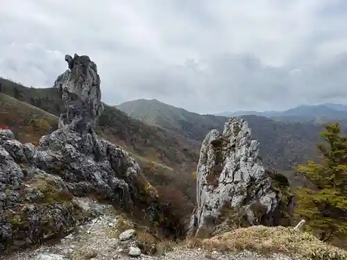 劔山本宮宝蔵石神社(徳島県)