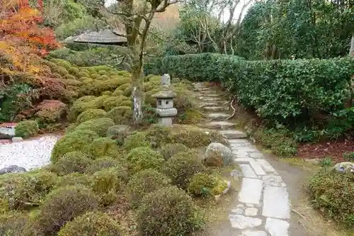 金福寺の庭園