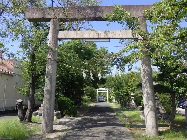 白山神社(木曽川町黒田)の鳥居