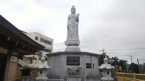 高城寺の像