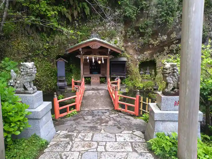 銭洗弁財天宇賀福神社(神奈川県)