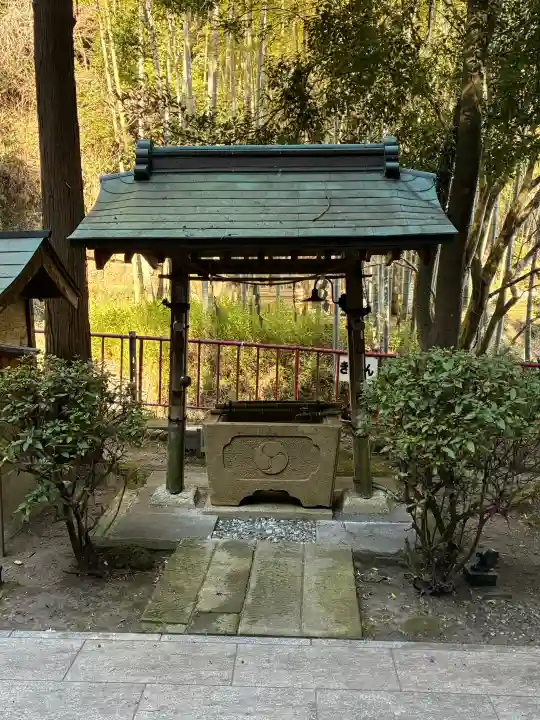 湯谷神社の{uncategorized: "未分類", other: "その他", undefined: "問題あり", building: "その他建物", grave: "お墓", sacred_gate: "鳥居", guardian: "狛犬", statue: "像", buddha: "仏像", history: "歴史", nature: "自然", garden: "庭園", animal: "動物", pagoda: "塔", temizu: "手水舎", mountain_gate: "山門・神門", sanctuary: "本殿・本堂", subordinate: "末社・摂社", art: "芸術", scenery: "景色", jizo: "地蔵", ema: "絵馬", goshuin: "御朱印", omikuji: "おみくじ", items: "授与品その他", amulet: "お守り", goshuincho: "御朱印帳", eats: "食事", festival: "お祭り", votive_dance: "神楽", shichigosan: "七五三参", wedding: "結婚式", experience: "体験その他", initially: "初詣", around: "周辺", anti_infection: "感染症対策"}