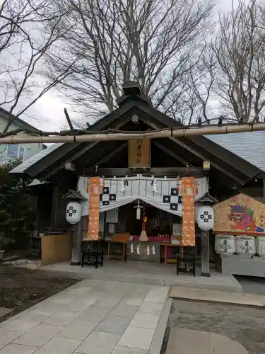 乃木神社の{uncategorized: "未分類", other: "その他", undefined: "問題あり", building: "その他建物", grave: "お墓", sacred_gate: "鳥居", guardian: "狛犬", statue: "像", buddha: "仏像", history: "歴史", nature: "自然", garden: "庭園", animal: "動物", pagoda: "塔", temizu: "手水舎", mountain_gate: "山門・神門", sanctuary: "本殿・本堂", subordinate: "末社・摂社", art: "芸術", scenery: "景色", jizo: "地蔵", ema: "絵馬", goshuin: "御朱印", omikuji: "おみくじ", items: "授与品その他", amulet: "お守り", goshuincho: "御朱印帳", eats: "食事", festival: "お祭り", votive_dance: "神楽", shichigosan: "七五三参", wedding: "結婚式", experience: "体験その他", initially: "初詣", around: "周辺", anti_infection: "感染症対策"}
