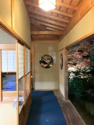 善法律寺の本殿・本堂