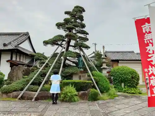 明徳寺の像