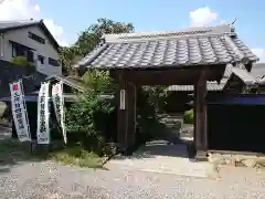 勝徳寺の山門