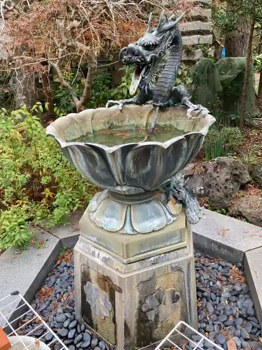 成就院の手水舎