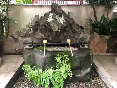 三崎稲荷神社の手水舎