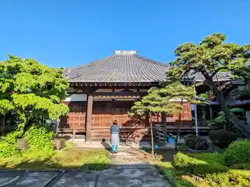 恩行寺の本殿・本堂