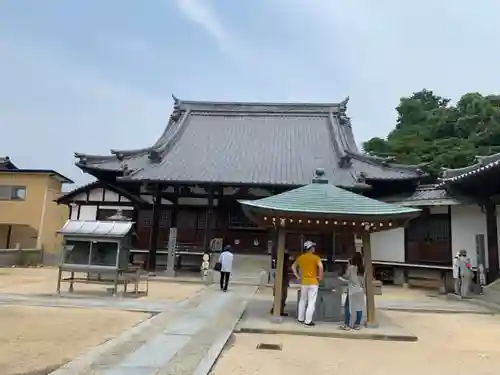 国分寺の本殿・本堂